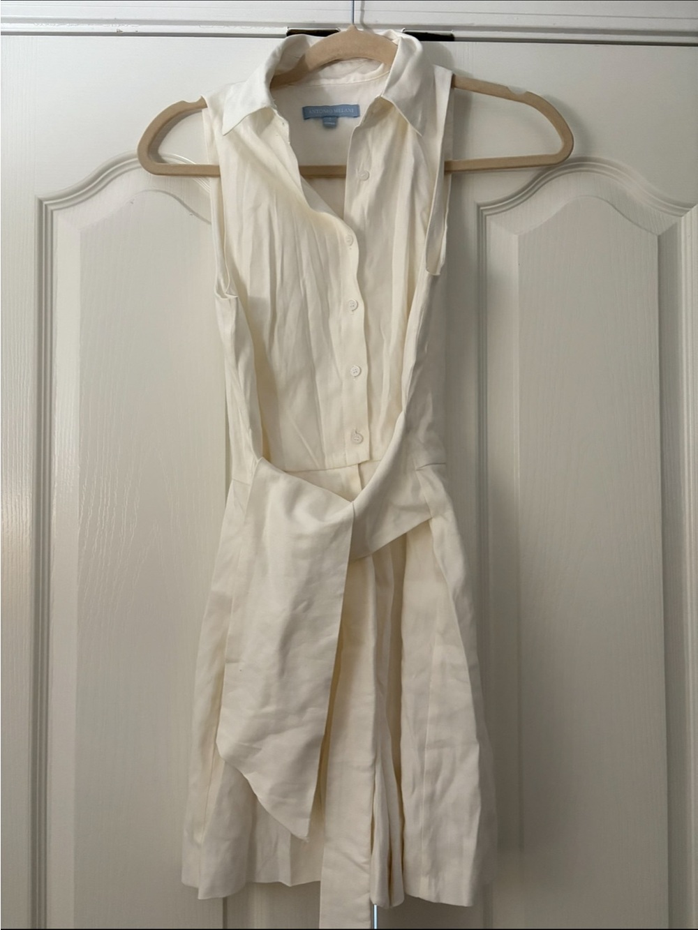 ANTONIO MELANI Cream Sleeveless Collared Romper with Tie Waist